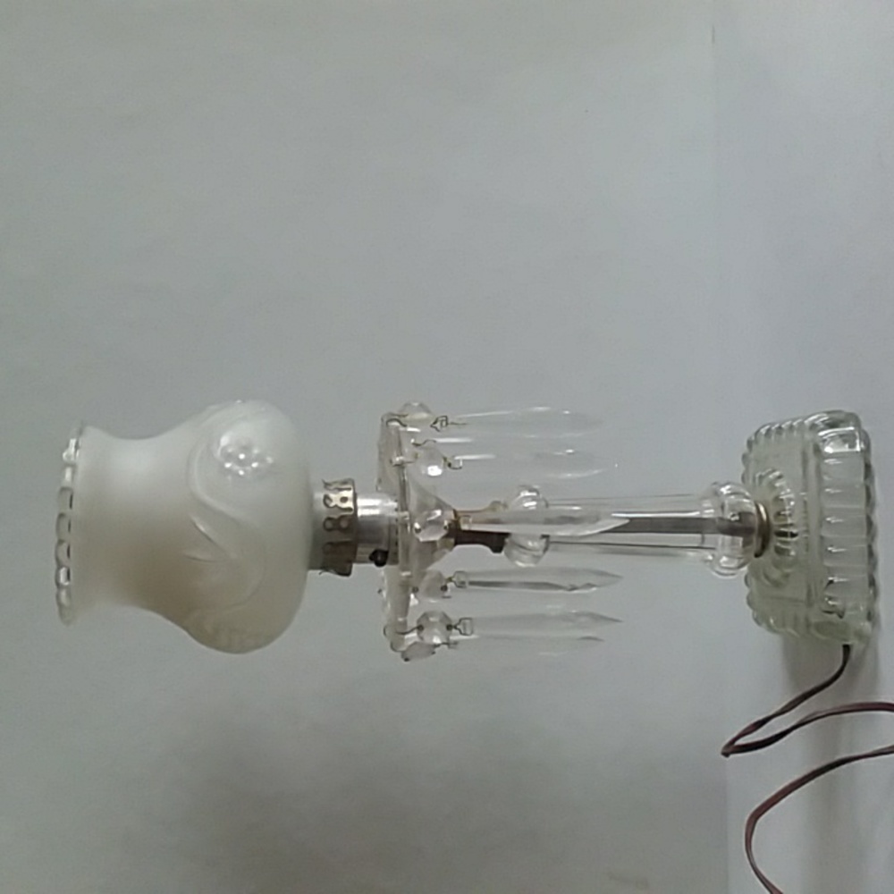 Pretty Antique Lamp With Crystal Prisms